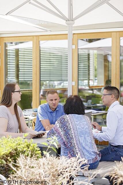 Mit knapp 11.000 Studierenden ist die OTH Regensburg eine der größten Hochschulen Deutschlands für angewandte Wissenschaften.